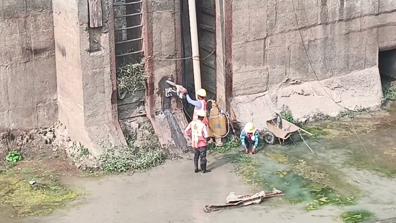 Farakka Pani jahaj ghati pe core cutting work 30 fit nichey jahaj gufa ke andar concrete ka wall WB 