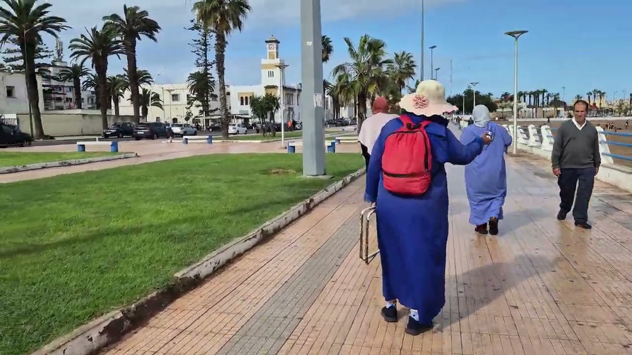 الجديدة El jadida 🇲🇦 هدم المقاهي في شاطئ المدينة الوجهة الرئيسية لسكان الجديدة و السائحين للراحة  