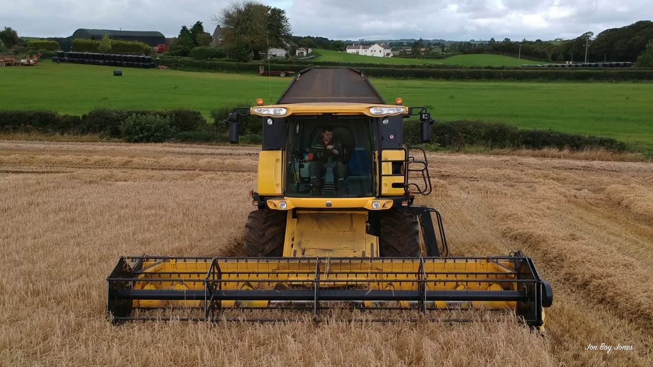 Some Barley Cutting in Co Down - N.Ireland (JD Townley + Son) with DJI Spark