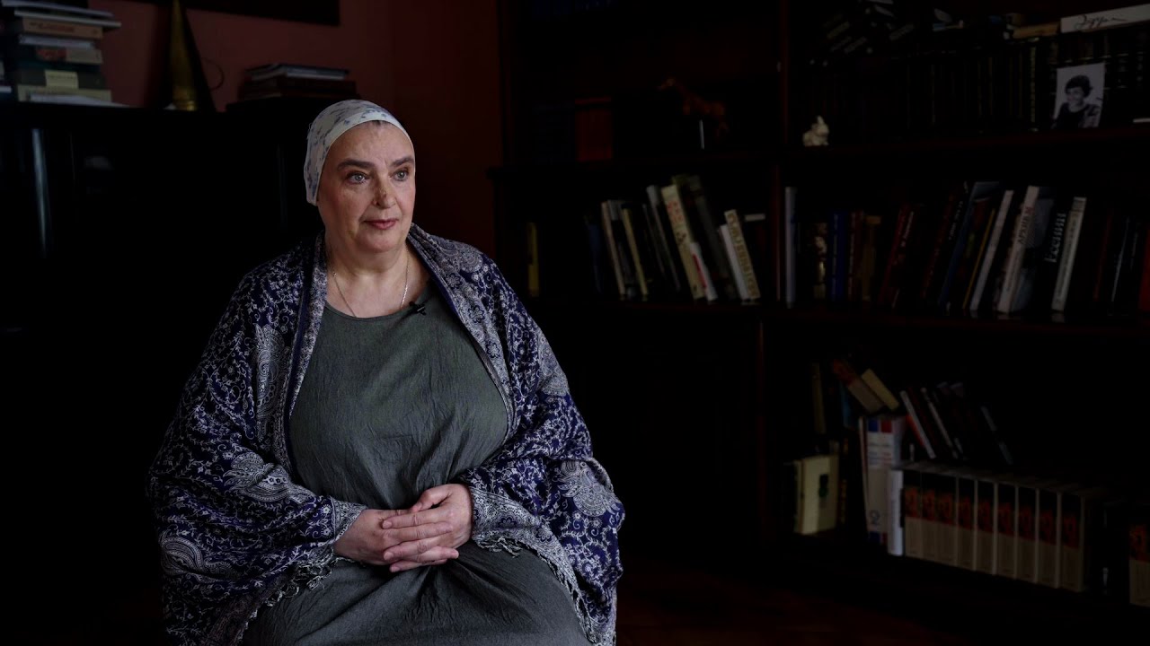 Анна Шмаина-Великанова: «Я не ученый, и если нужно меня как-то определить, то я богослов» (18+)