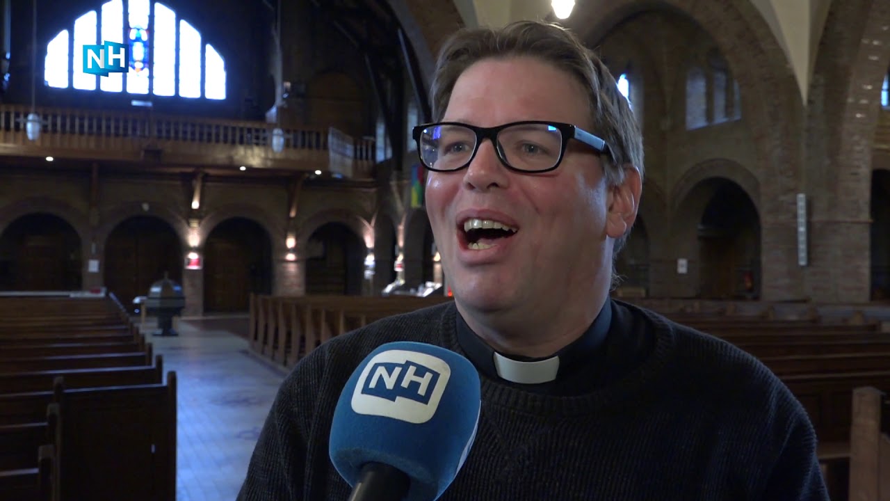 Wie is toch die Heemsteedse 'Twitterpastoor' die uit een Amsterdamse kerk werd gezet?