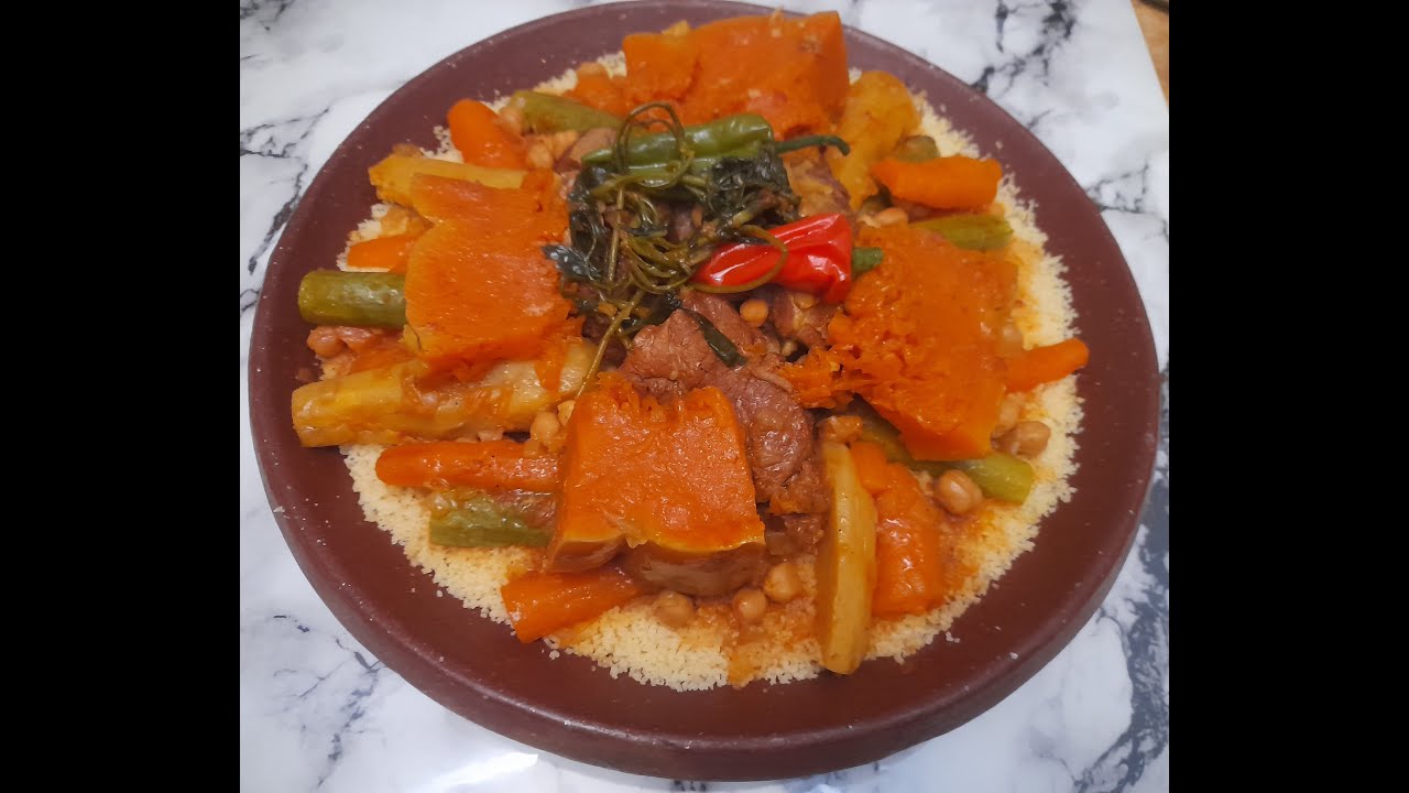 COUSCOUS MARROQUI RICO 👌😋 كسكس المغربي بسبع خضاري لذيذ وشهي🥰