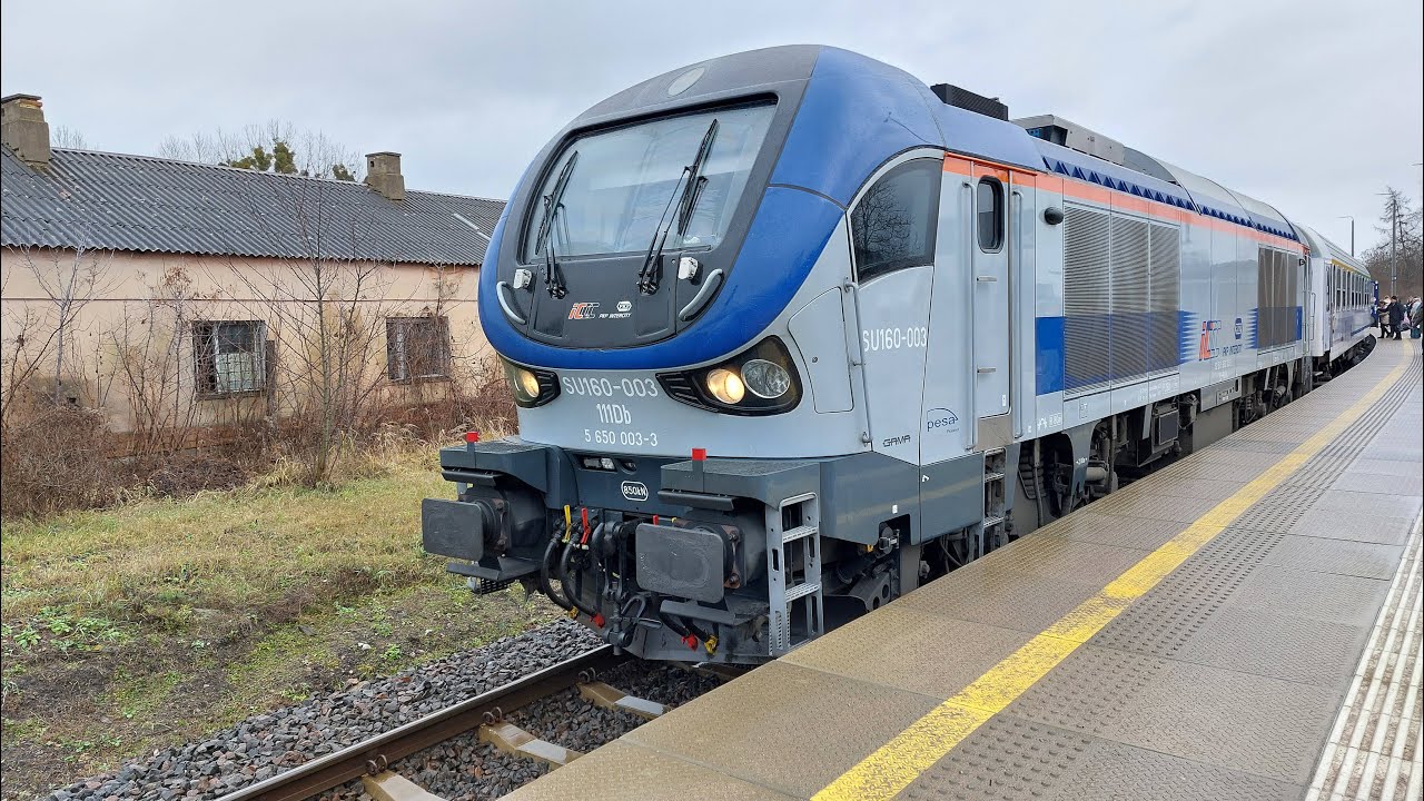 SU160-003 z pierwszym TLK Bocian w Hajnówce