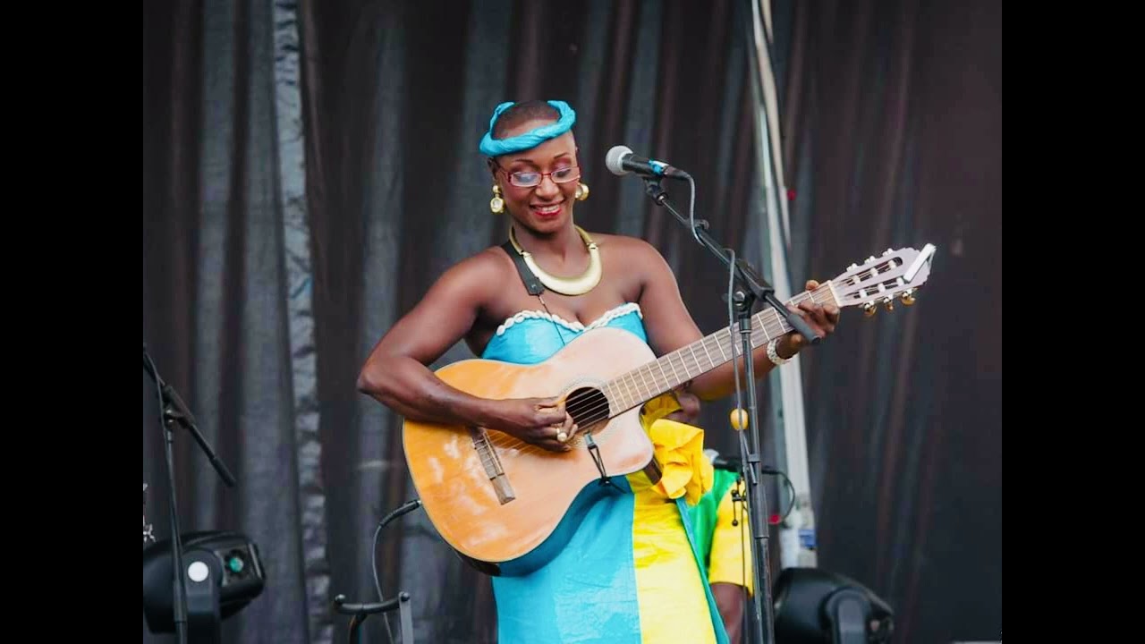Anta Seck. Africa (Cette chanson parle de la richesse de l'Afrique et ses grandes possibilités)