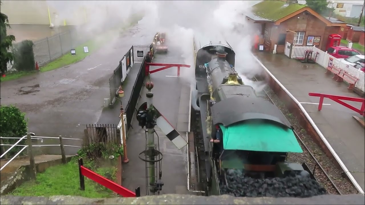 WSR SANTA EXPRESS DEPARTS BISHOPS LYDEARD AND CHRISTMAS DISPLAYS AT OTTER GARDEN CENTRE,