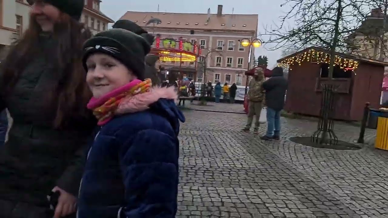 Атмосфера праздника.Ярмарка ,каток .#winter #celebration #czП#olinacz #чехия #праздник #amazing