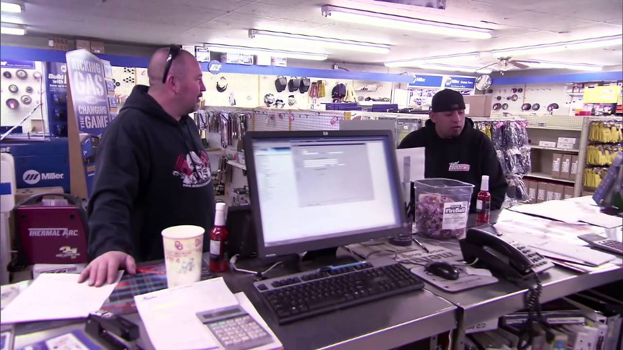 Street Outlaws Deleted Scene Ep. 2 Chuck and Big Chief Get Nitrous