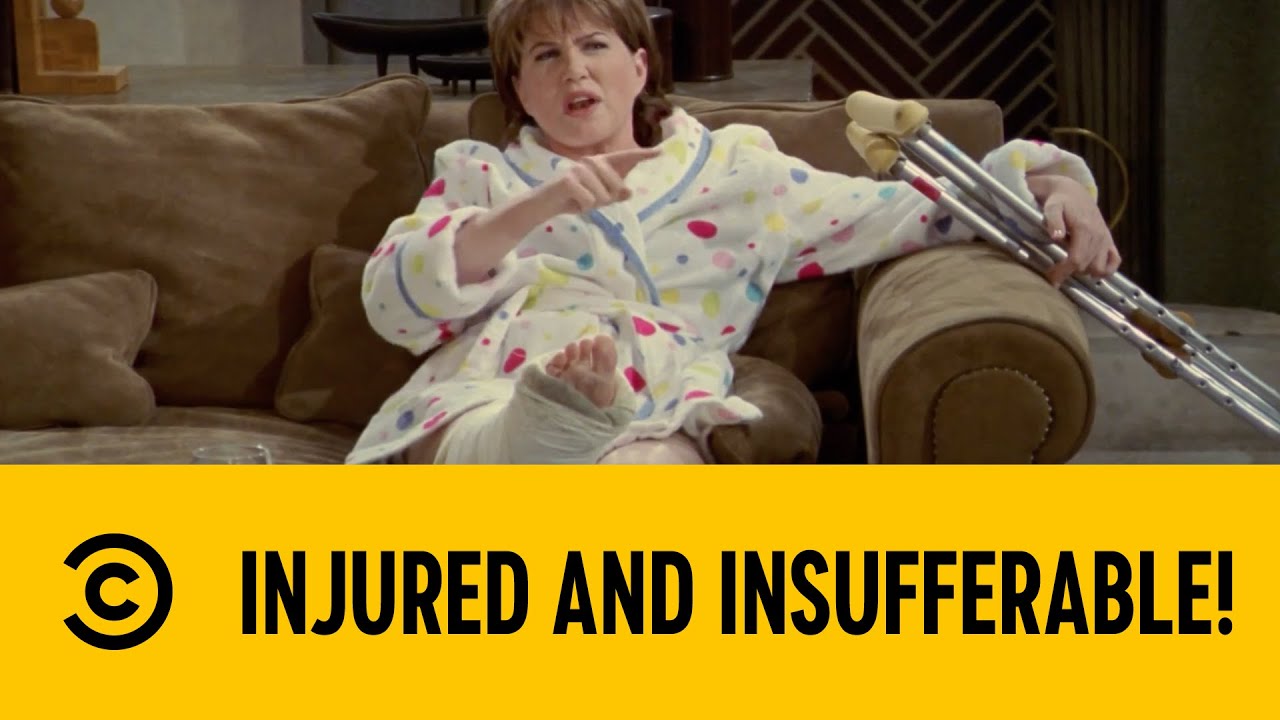 Injured And Insufferable! | Frasier | Comedy Central Africa
