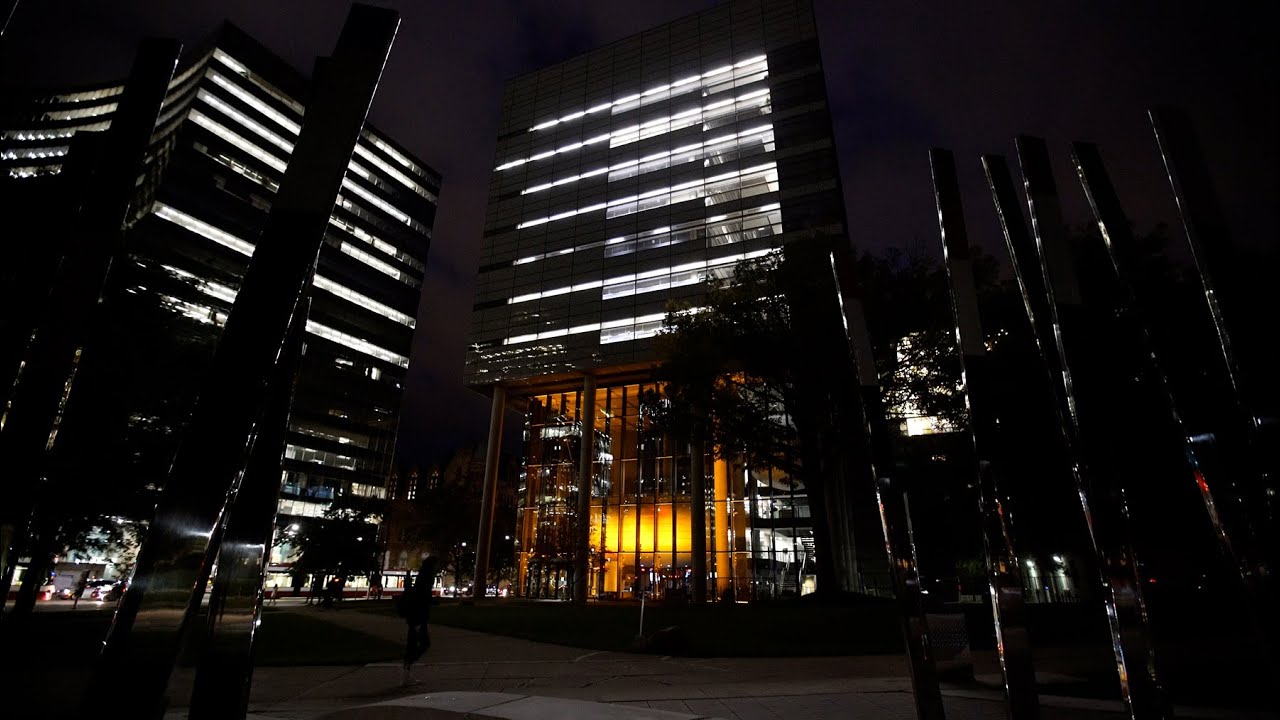 Take a tour of the Leslie Dan Faculty of Pharmacy building