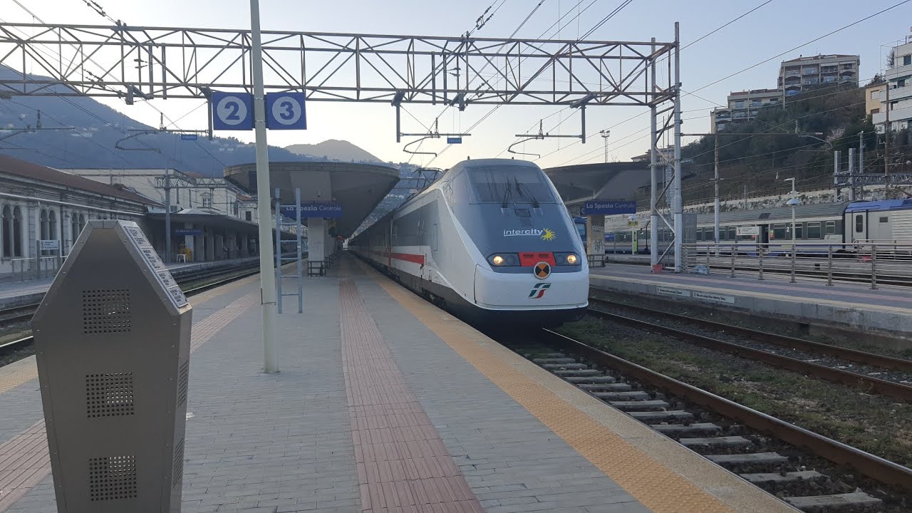 Partenza InterCity da La Spezia Centrale