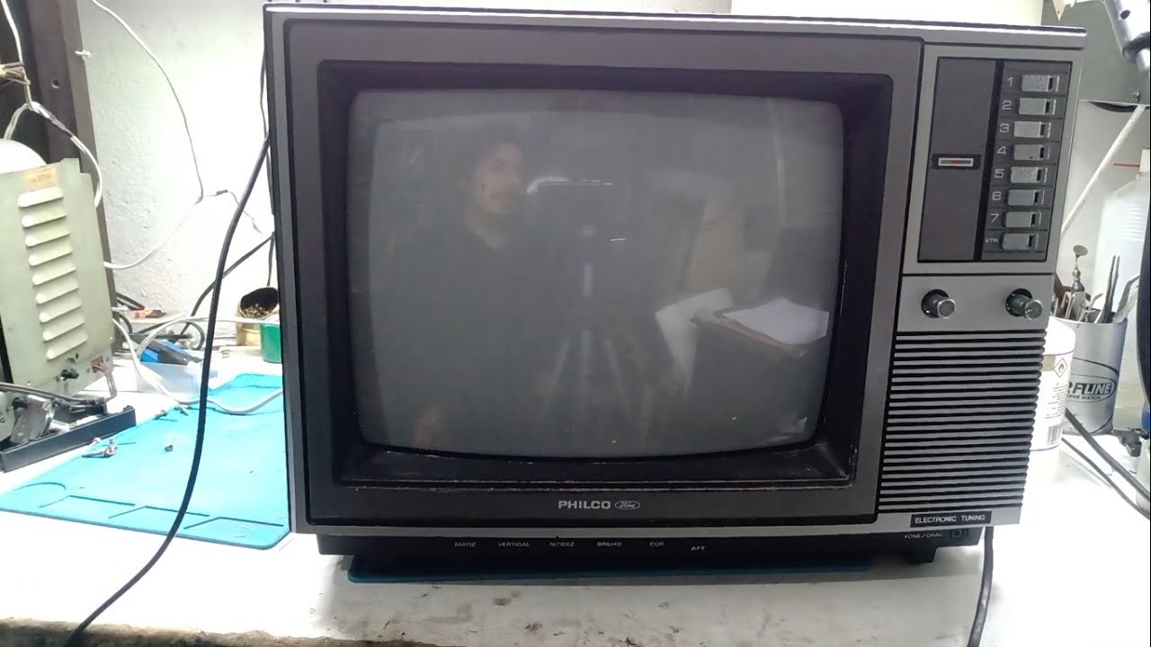 Conserto PESADO na TV PHILCO FORD PC-1401 muito oxidada