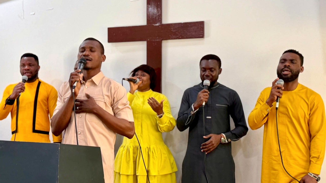 “He Never Failed Me | Deep Worship Song for Prayer & Reflection”⚡💥