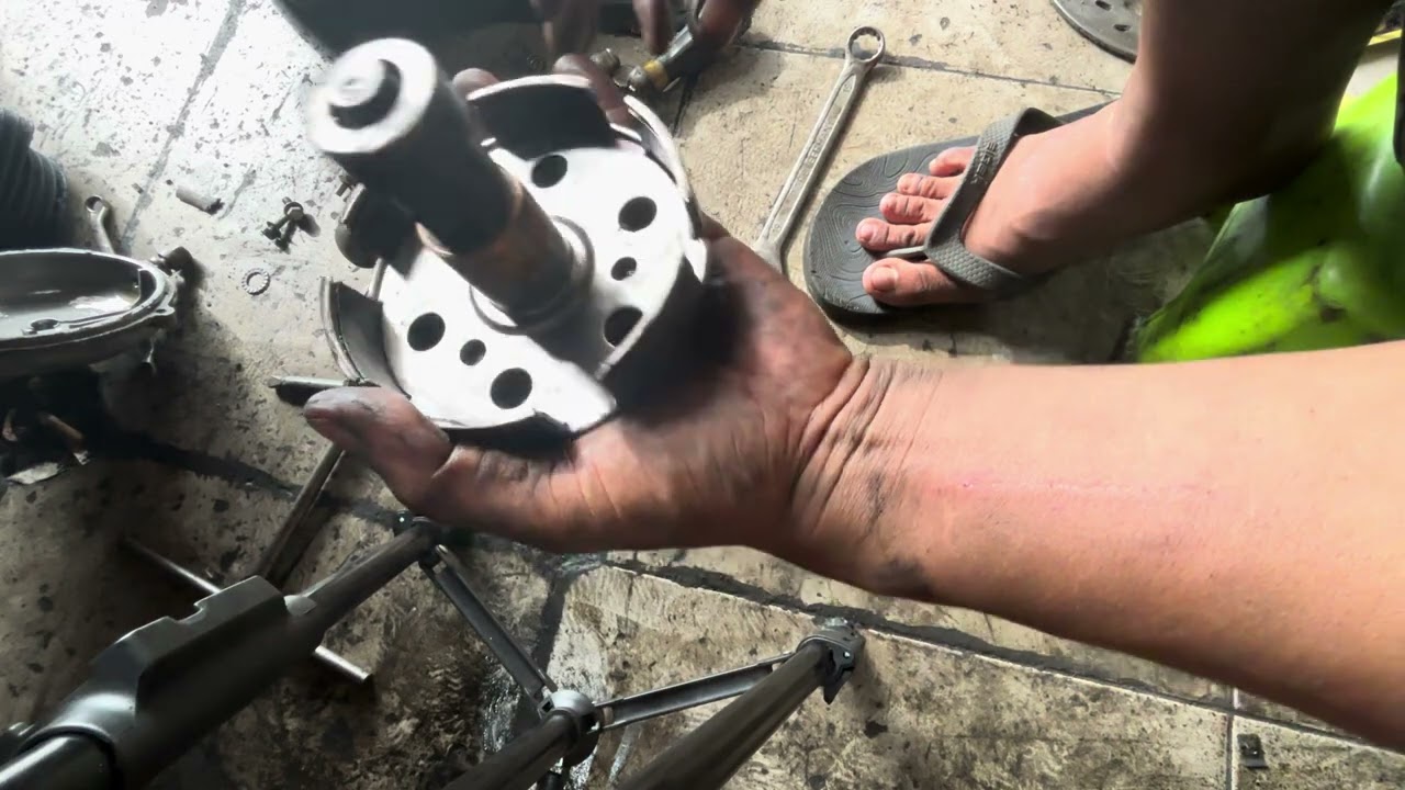 Solusi kopling ngelos ketika diengkol dan jalan ketika masuk gigi // kopling Vespa #kopling