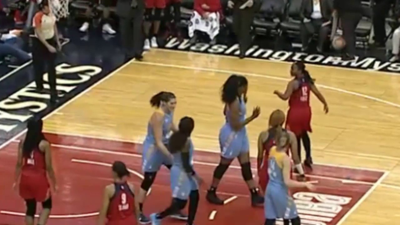 Washington Mystics #12 Ivory Latta pushes off a player for no reason