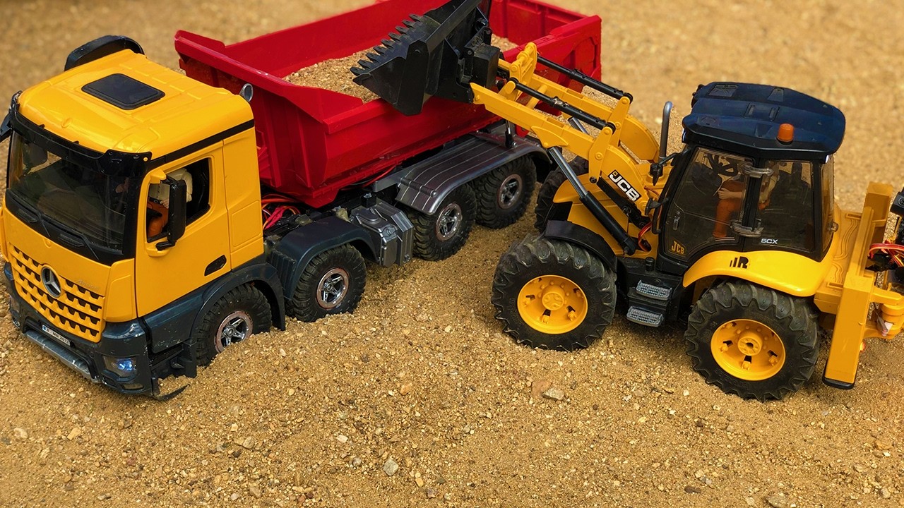 Bruder World Tractor Sand Crash | RC Bruder Construction Site