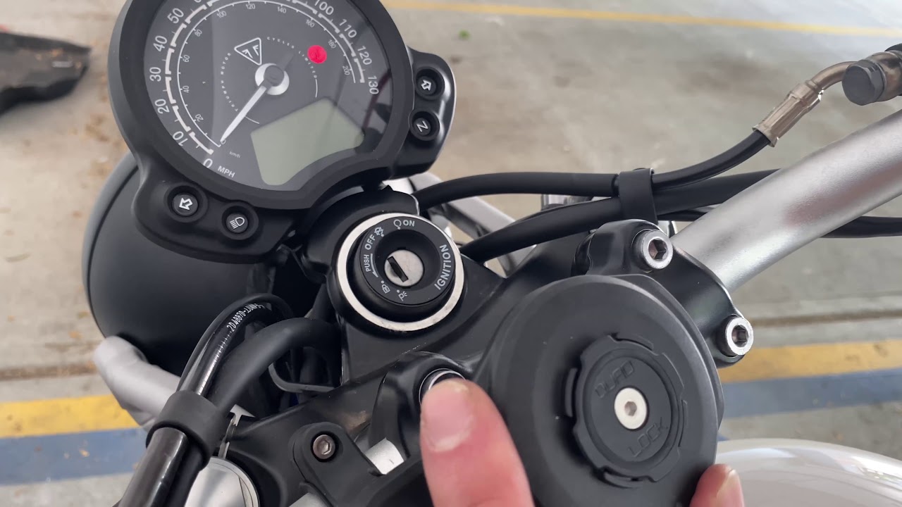 Quad Lock - Wireless Motorcycle Charger – Unboxing & Installation