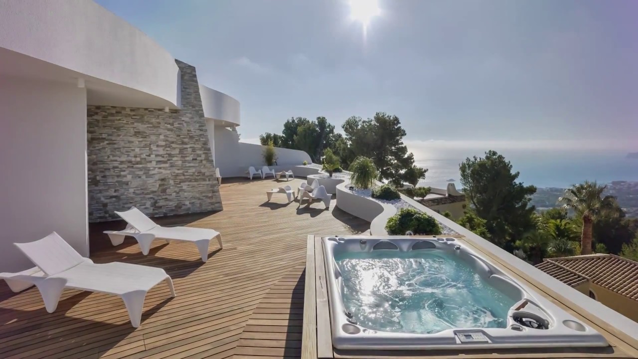 Luxury apartments and penthouses 