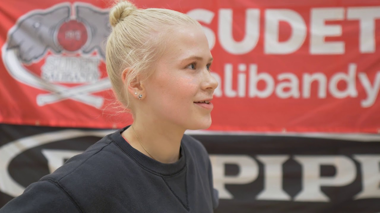 Jenny Pakarinen, kauden 18-19 naispelaaja