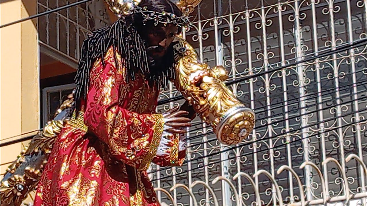 La esperanza de María procesión penitencial de la consagrada imagen de Jesús del calvario 