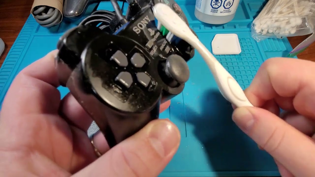 Cleaning thrift store PS2 controller (ASMR).