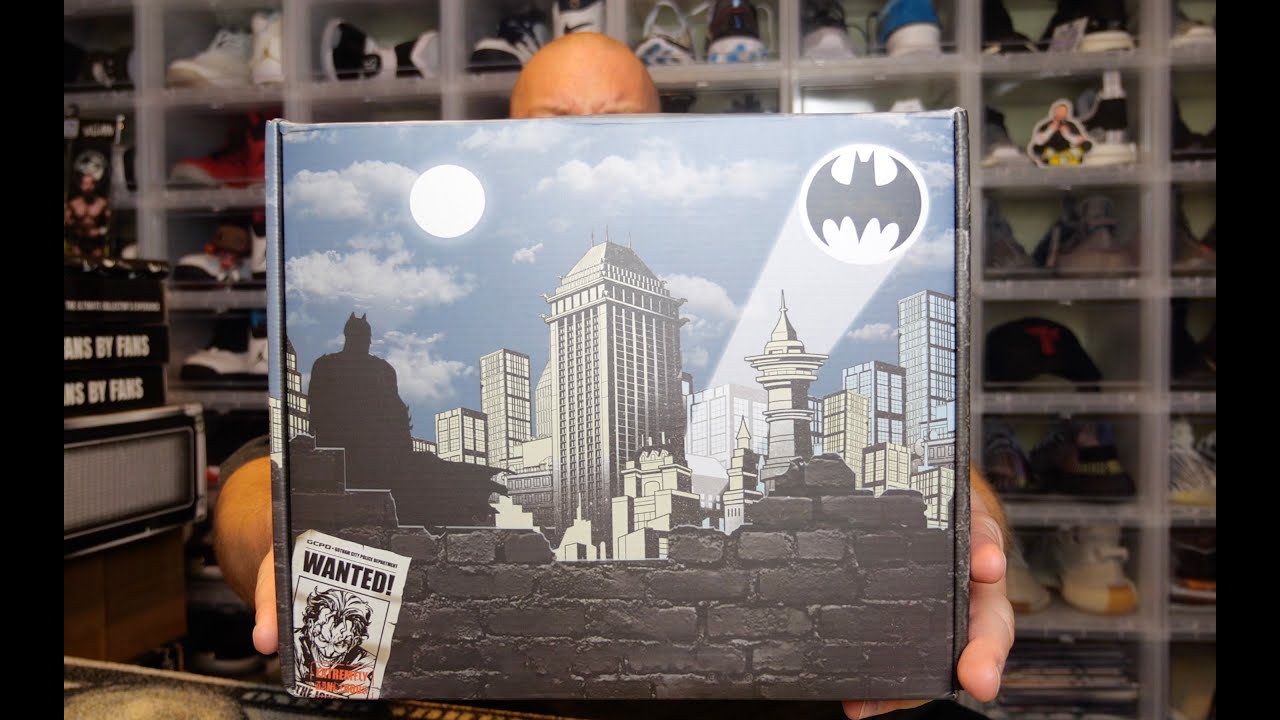 Opening the November 2020 The World's Finest Collection BATMAN & JOKER Mystery Box