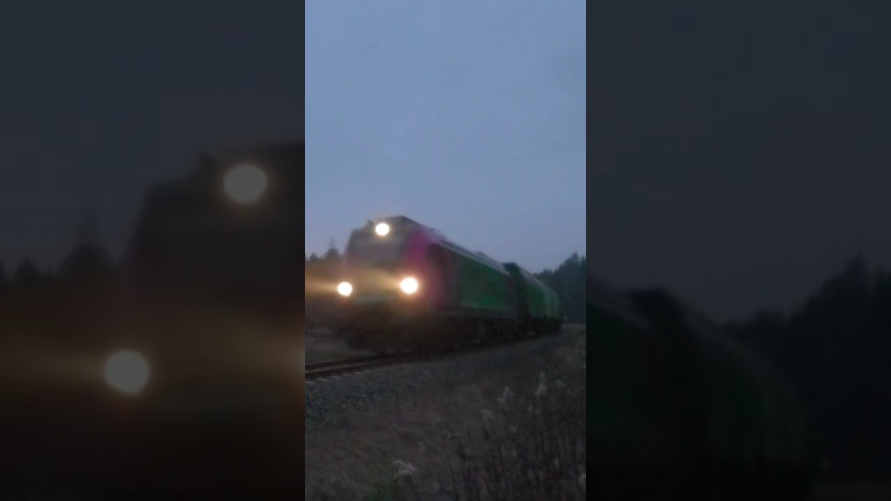 E6ACTadnb-098 Aguś z drugą partią pr&oacute;żnych innofreight&oacute;w odjeżdża ze Szczytna