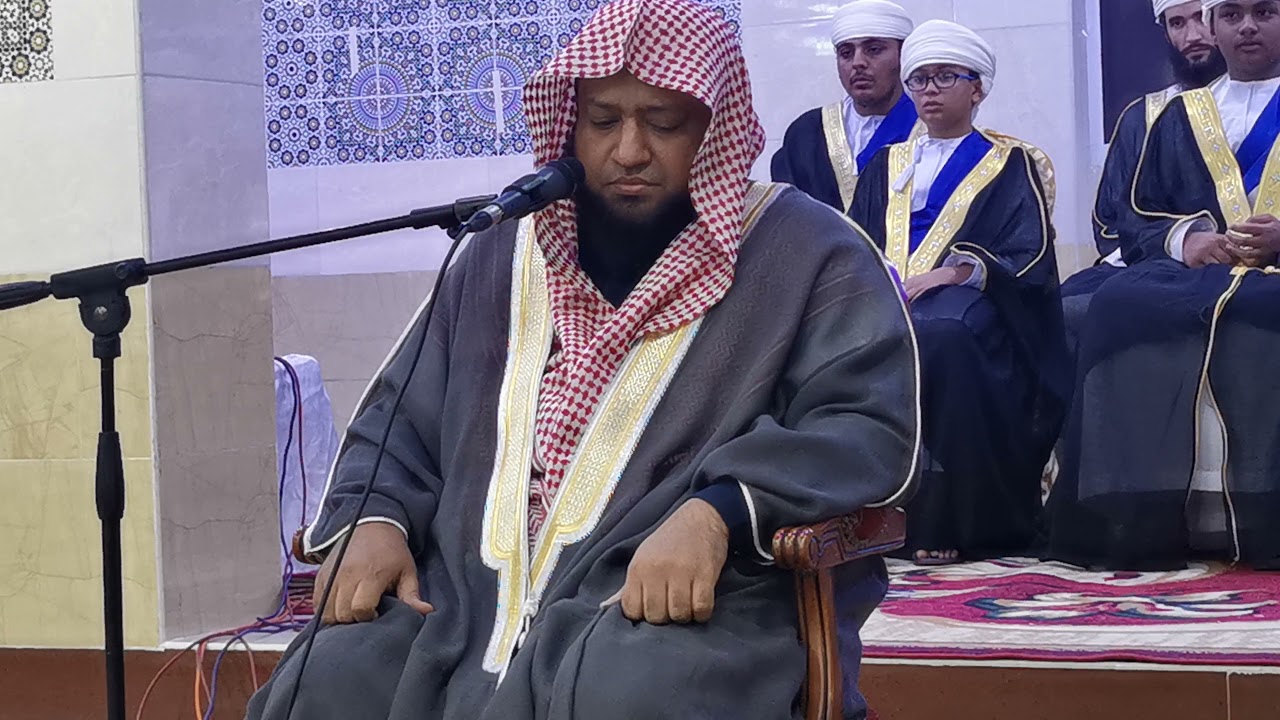 القارئ محمد النوماني باكستاني يقلد أصوات أشهر القراء.