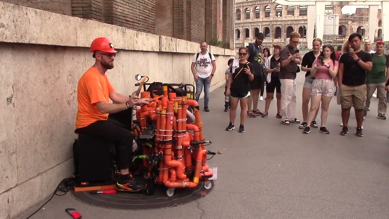 Orange boy - Tube-Pipe Drummer - Rome 2022 - Coliseo