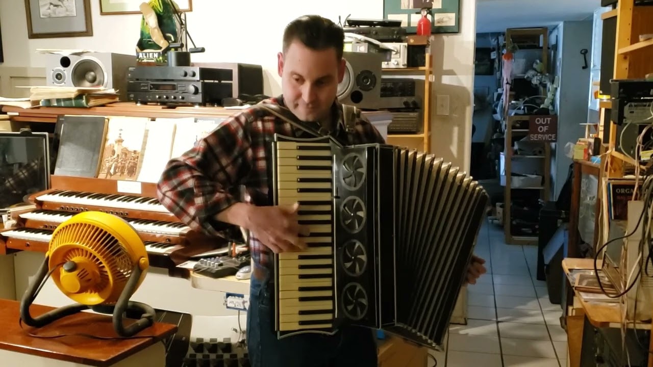 12/8/2025 - Matt Tolentino Accordion - Za krátký čas Polka (in times past)