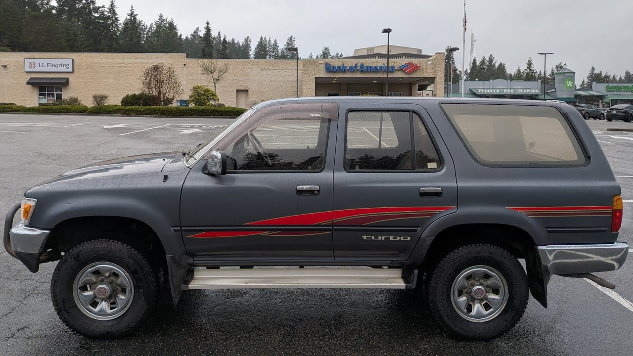Обзор Toyota Hilux Surf TURBO DIESEL 5MT 4X4 1990 года выпуска