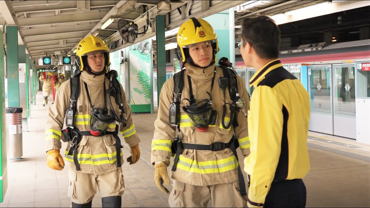 乘搭港鐵時🚇🚨如何應對外置充電器冒煙