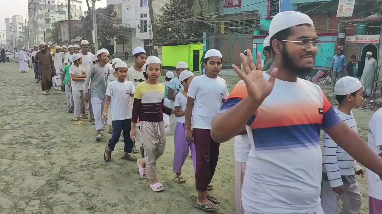 ছাত্রদের আনন্দ মুহূর্ত 