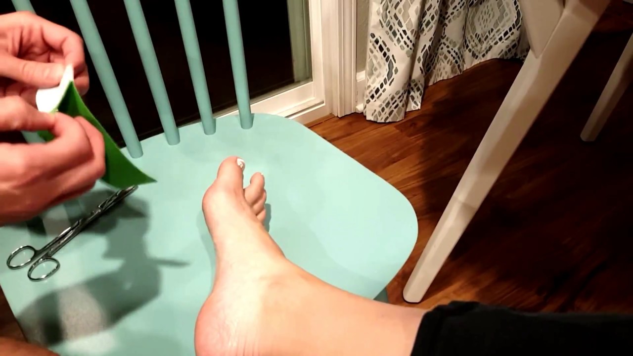 Pain in the big toe joint treatment of sprain and sesamoid injury with taping