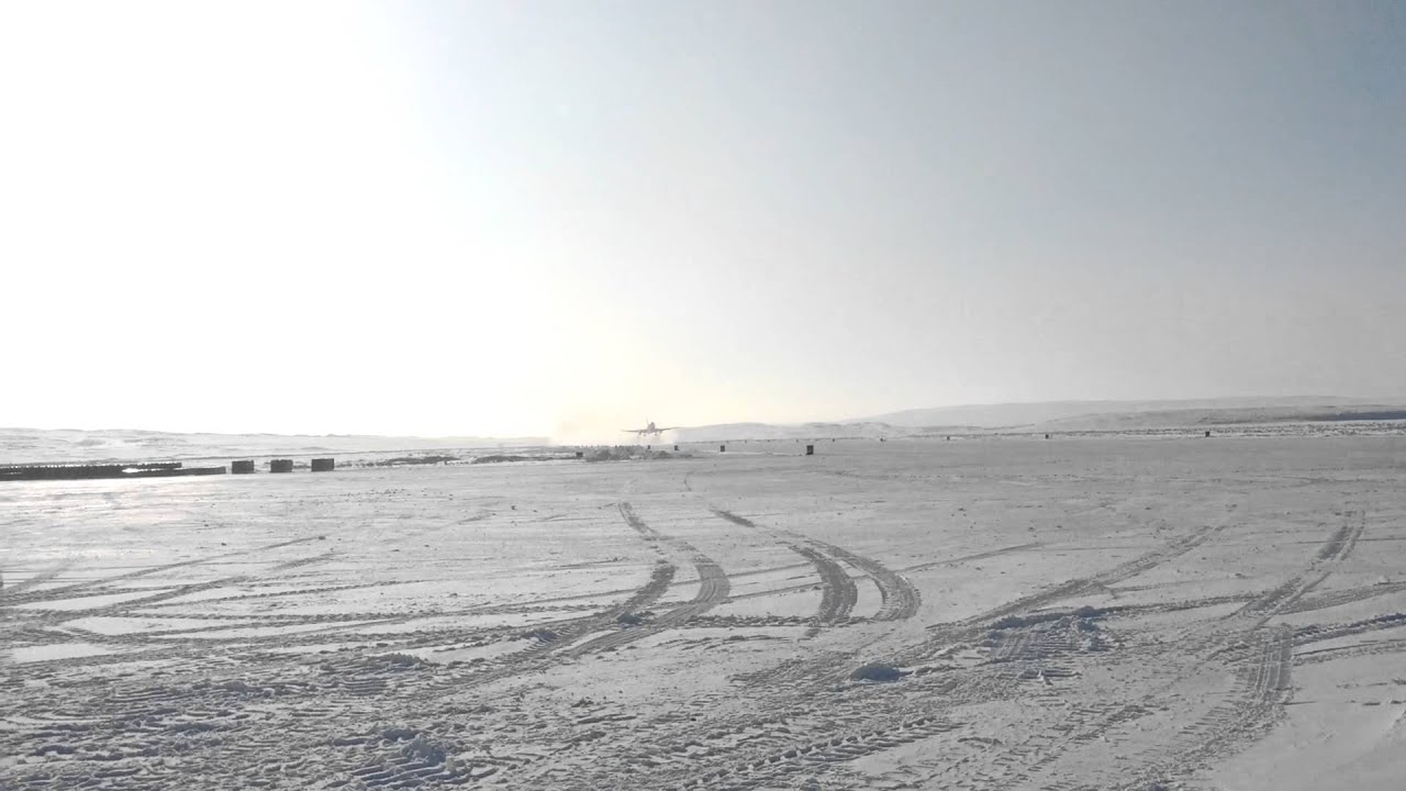Nolinor C-GTUK / Boeing 737-200 Take-off ice strip