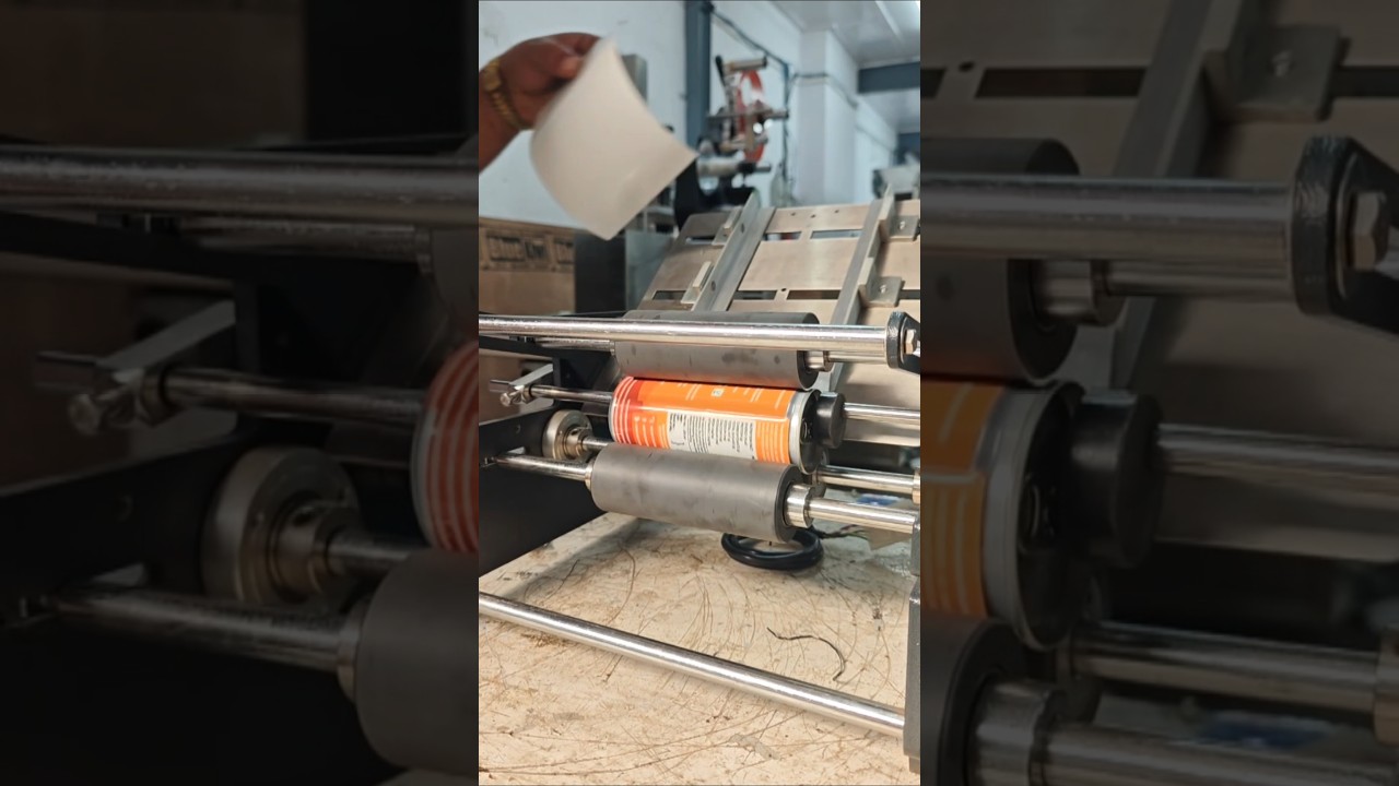 Single-single sticker labeling machine for sheet form labels