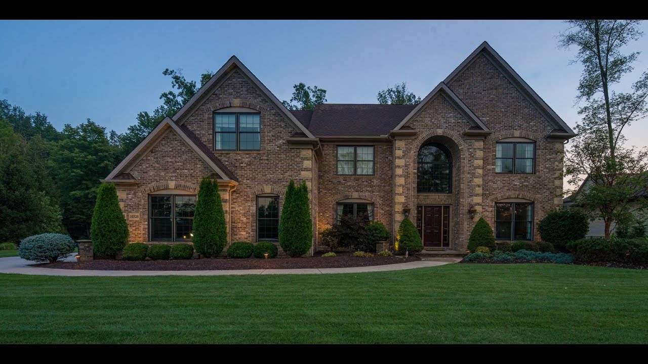 Luxury Custom Colonial |10325 Buckeye Trail, North Royalton, OH 44133