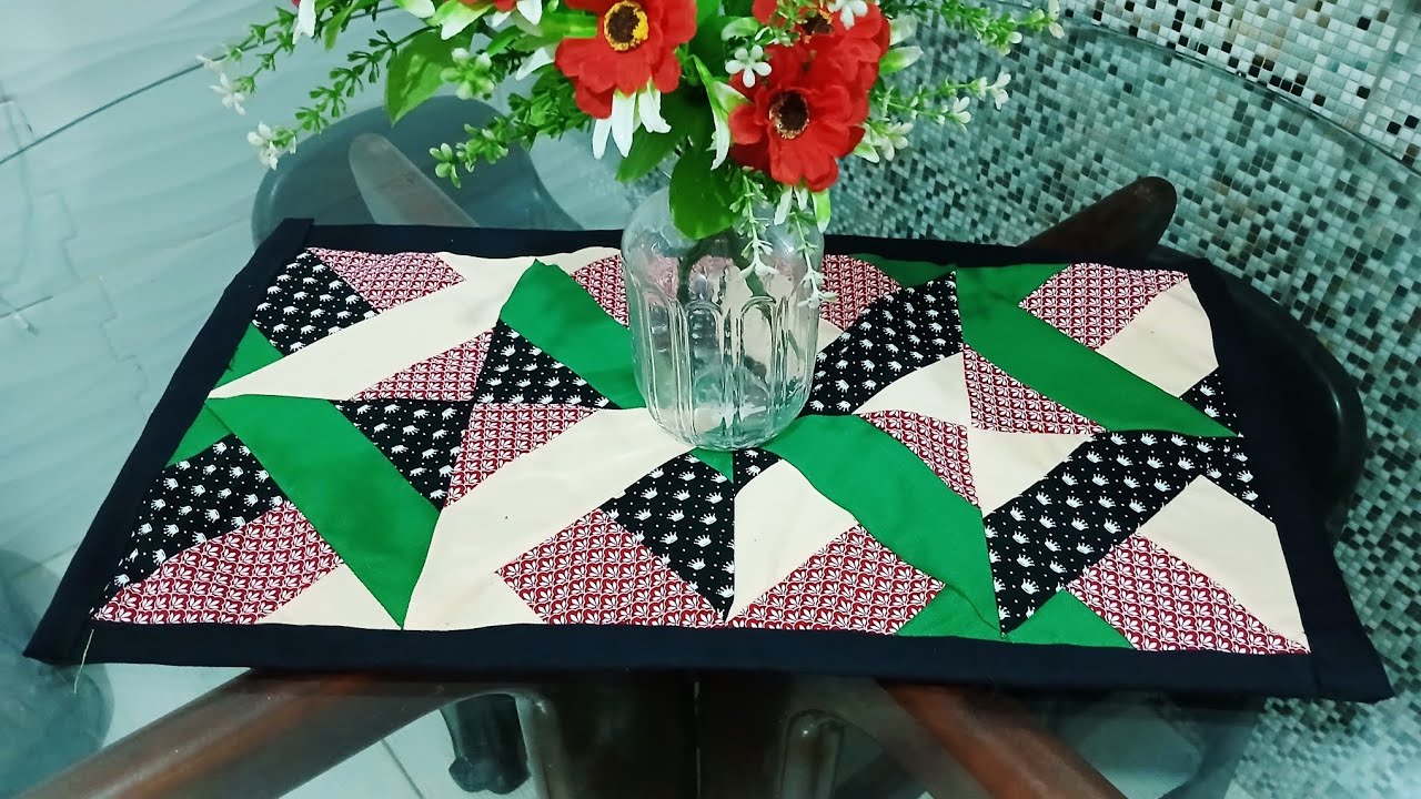 Centro de #mesa retangular #tiras #retalhos 