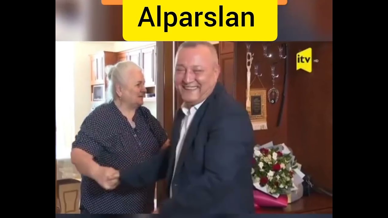 50 ildən sonra görüşən məzunlar sinif rəhbərini görməyə getdilər👏☺️