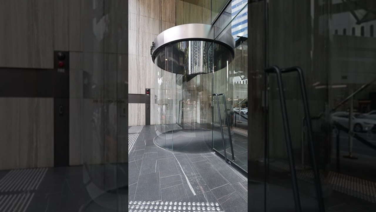 Record RST 20 Curved Sliding Door - 111 Eagle Street, Brisbane