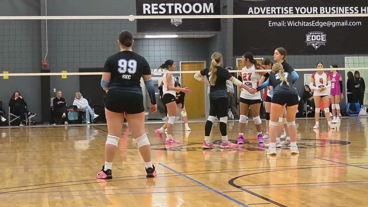 Volleyball Southwest Smoke 14-2 match 6 in Wichita Olivia#11