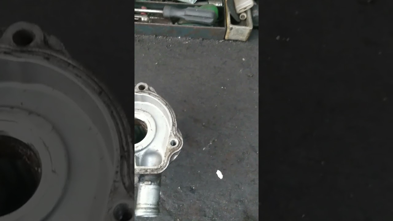 Como desmontar corretamente bomba d'água Honda shadow VT600.