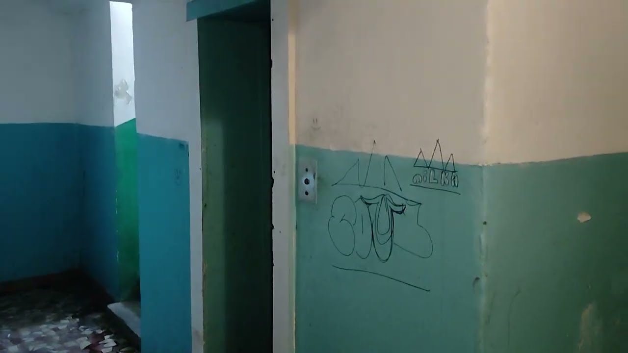 Лифт МЛЗ (≈1985), г/п 320 кг, V=0,71 м/с (просп. Стуса, 2Б, подъезд 2, г. Каменское)