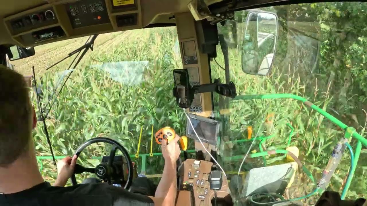 Maishäckseln 2024 als Beifahrer im John Deere 7400