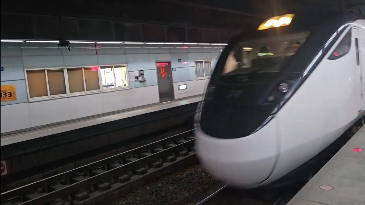 472次員林發車經由山線開往台東的EMU3000型十二輛編組EMU3037皮蛋豆腐騰雲號藍色帶新城際自強號列車