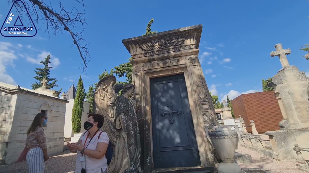 Que Ver en La Visita Guiada al Cementerio Monumental De Alcoy (Camilo Sesto)