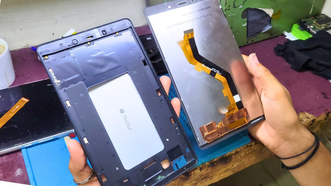 Samsung Galaxy Tab Broken Display Replacement – Cracked Screen Repaired Like New!