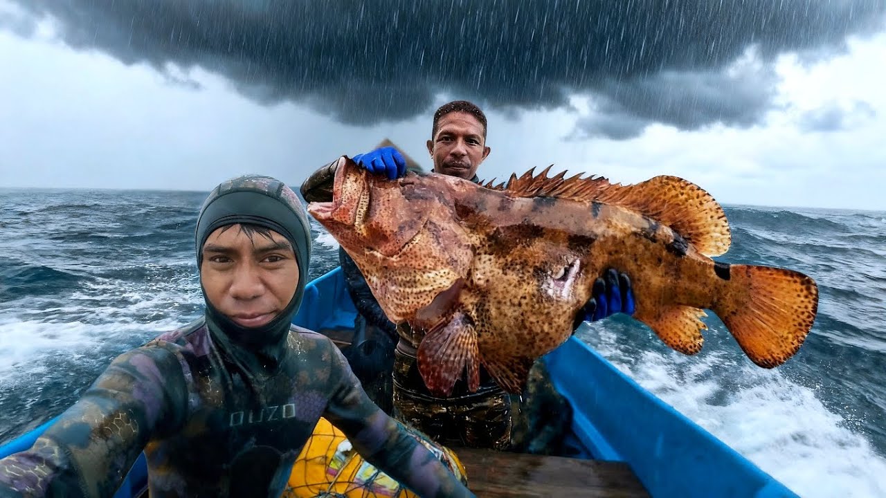 3 Hari Menantang Badai Mencari Ikan Monster Untuk Makan Dengan Keluarga