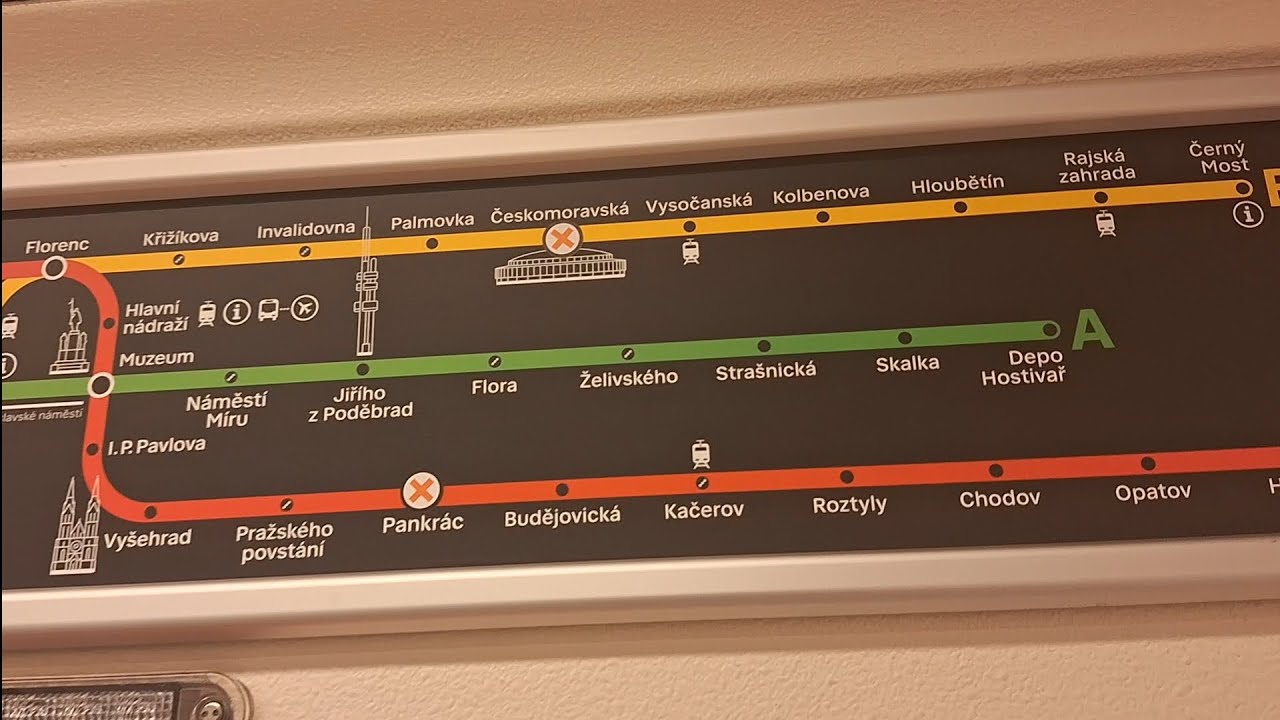 Průjezd metrem B uzavřenou stanicí Českomoravská. 18.1.2025