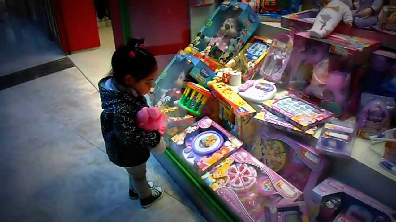 PASEO POR EL DOT BAIRES SHOPPING