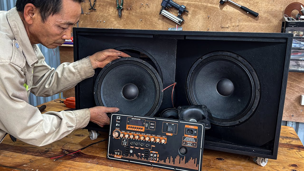 The Amazing Restoration Of A Craftsman Who Turned A Broken Old Speaker Into A Portable Speaker